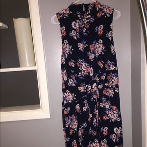 LONG FLORAL DRESS SIZE M!!